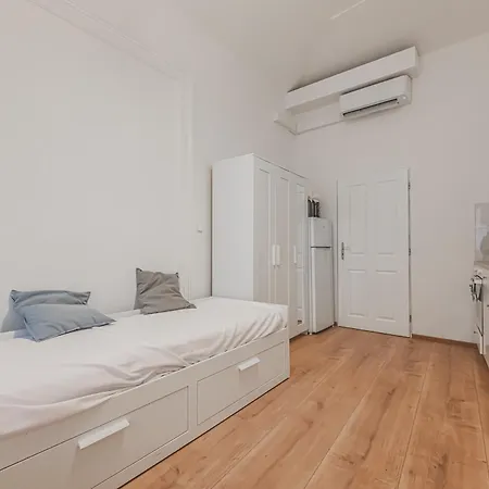 Appartamento Walk To Old Town Flat, Kitchen, New Bathroom Praga