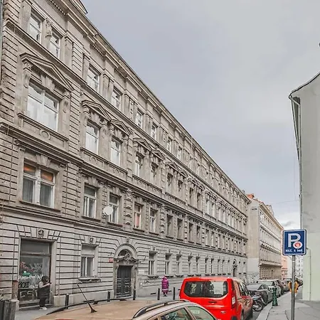 Walk To Old Town Flat, Kitchen, New Bathroom Appartamento Praga