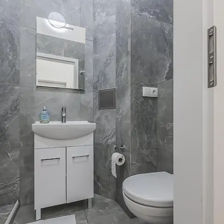 Appartamento Walk To Old Town Flat, Kitchen, New Bathroom Praga
