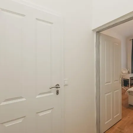 Appartamento Walk To Old Town Flat, Kitchen, New Bathroom Praga
