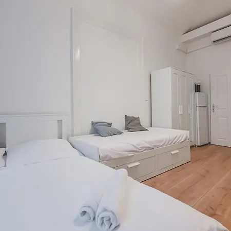 Walk To Old Town Flat, Kitchen, New Bathroom * Praga