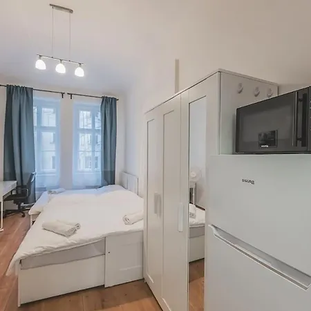 Walk To Old Town Flat, Kitchen, New Bathroom Appartamento *
